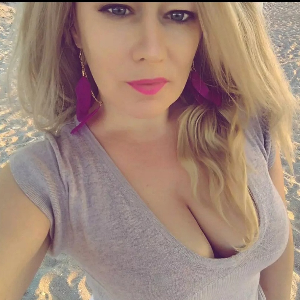 NEW!!! BOHO Feather Dangles~Baby blue green. - Picture 8 of 8